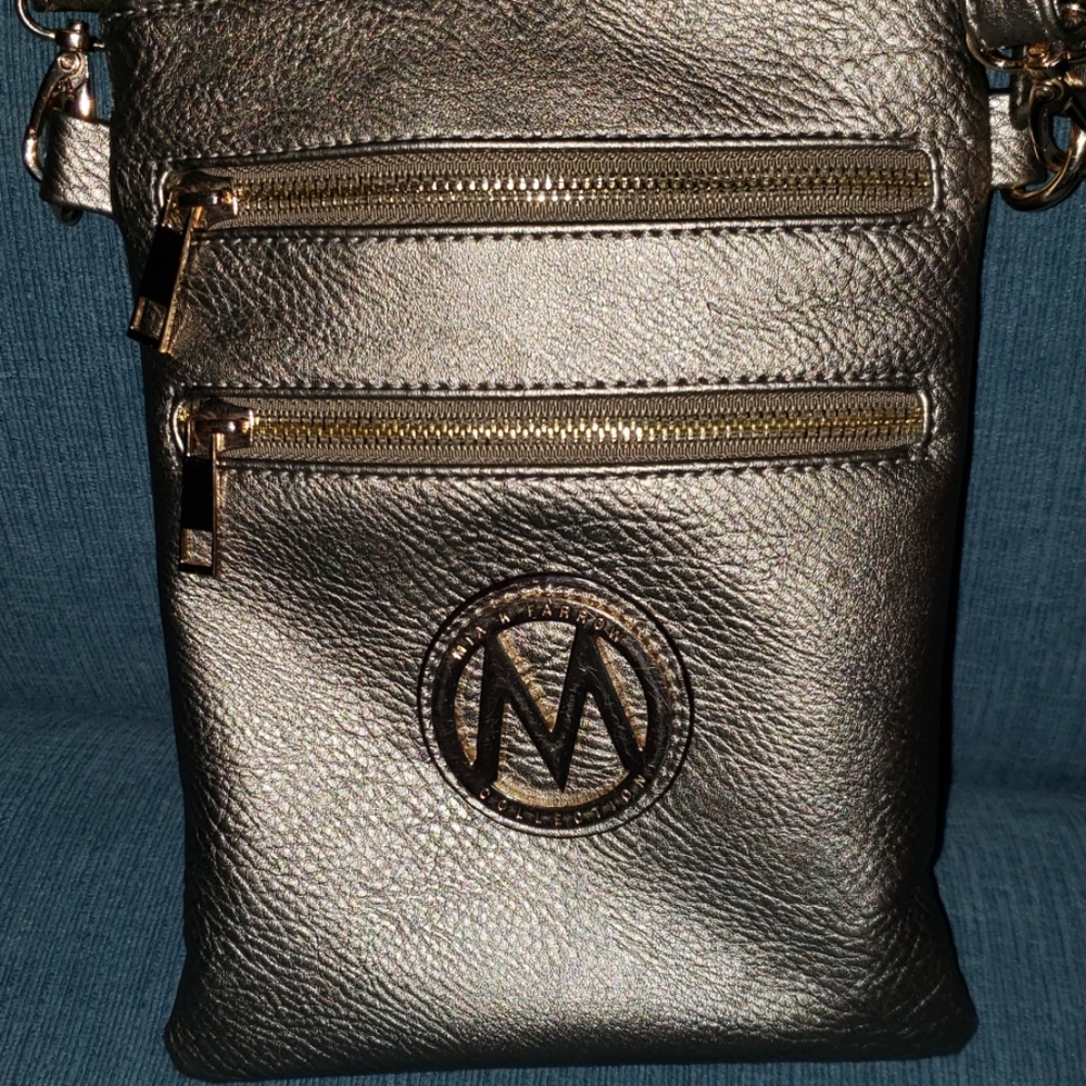 EUC  Mia Farrow Collection crossbody bag